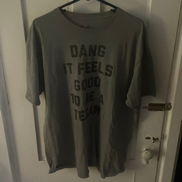 Outhouse Designs Other - Gray “Dang It Feels Good To Be A Texan” T-Shirt